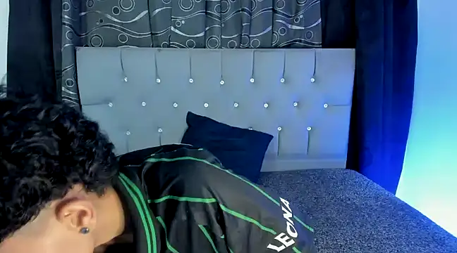 nova sex01 online show from December 17, 4:01 am