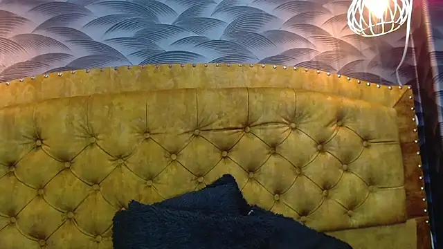 NahomiFireSex online show from October 21, 3:40 am