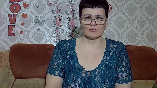 PaulaGolden online show from April 5, 7:00 pm