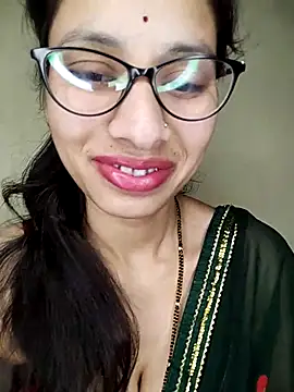 Snapshot of Fair-magic-woman chatting on March 19, 7:49 pm Fair-magic-woman online show from March 19, 7:49 pm