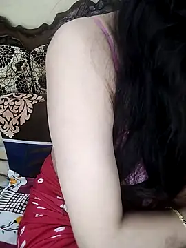 Snapshot of Fair-magic-woman chatting on December 17, 11:11 pm Fair-magic-woman online show from December 17, 11:11 pm