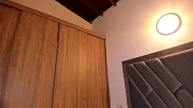 brenda nova18 online show from November 26, 7:59 pm