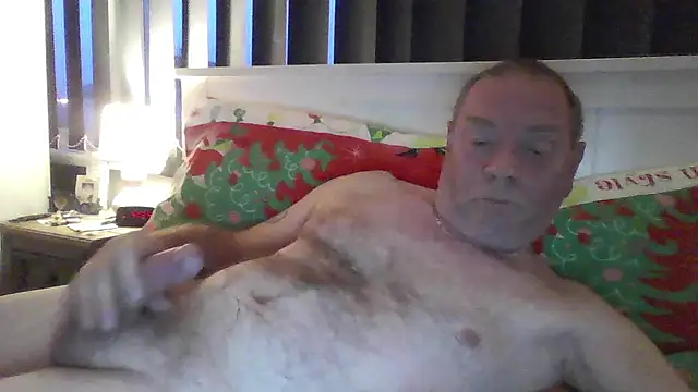Snapshot of gibbo62 chatting on January 6, 4:21 pm gibbo62 online show from January 6, 4:21 pm