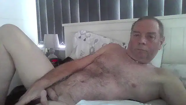 Snapshot of gibbo62 chatting on January 16, 10:19 am gibbo62 online show from January 16, 10:19 am
