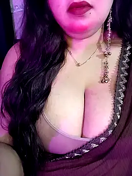 Suhanakhan00 online show from May 5, 9:17 am