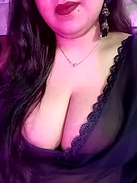 Suhanakhan00 online show from May 12, 6:49 pm