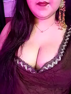 Suhanakhan00 online show from May 15, 11:17 am