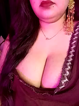 Suhanakhan00 online show from May 16, 10:36 am