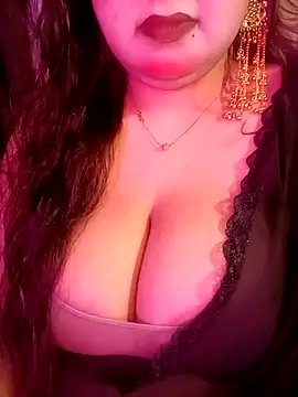 Suhanakhan00 online show from May 18, 10:54 am