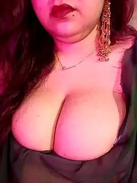 Suhanakhan00 online show from May 20, 6:47 pm