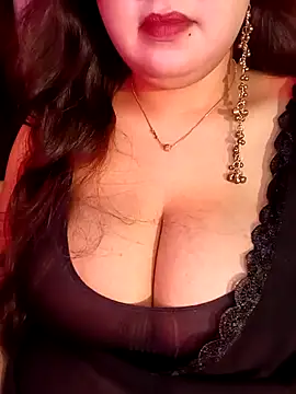 Suhanakhan00 online show from June 25, 9:03 am