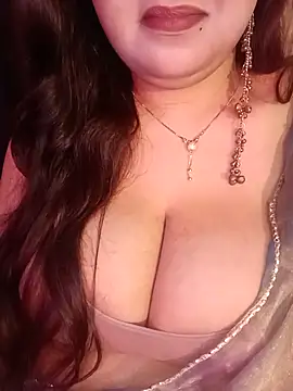 Suhanakhan00 online show from July 15, 8:19 am