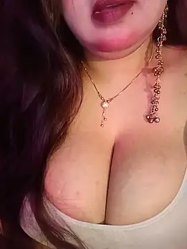 Suhanakhan00 online show from July 17, 9:05 am