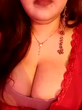 Suhanakhan00 online show from July 19, 9:24 am