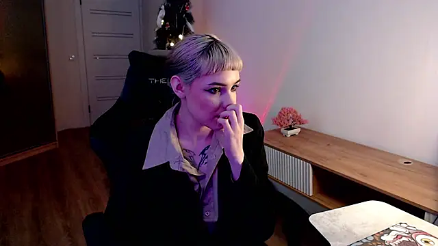 Snapshot of Princess_Shy___ chatting on February 13, 12:54 pm Princess Shy online show from February 13, 12:54 pm