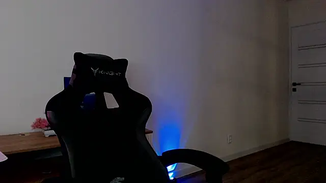 Snapshot of Princess_Shy___ chatting on March 12, 5:49 pm Princess Shy online show from March 12, 5:49 pm