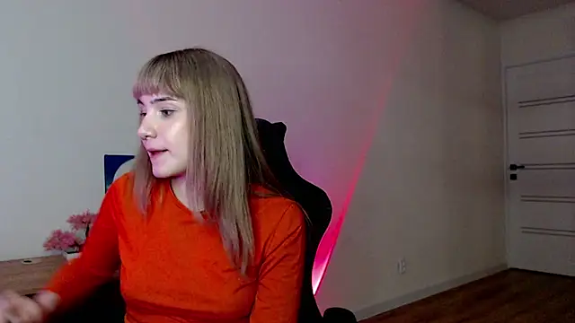 Snapshot of Princess_Shy___ chatting on March 20, 4:53 pm Princess Shy online show from March 20, 4:53 pm