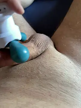 Madboyforever online show from April 7, 8:15 am