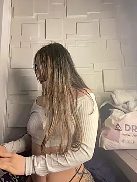 Sophie LS online show from February 16, 10:10 am