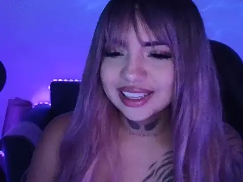 Snapshot of Alissfressa chatting on April 1, 1:50 am Alissfressa online show from April 1, 1:50 am