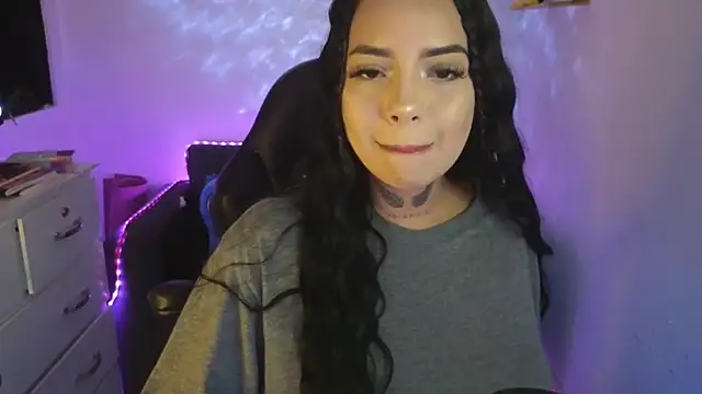 Snapshot of Alissfressa chatting on April 4, 2:32 am Alissfressa online show from April 4, 2:32 am