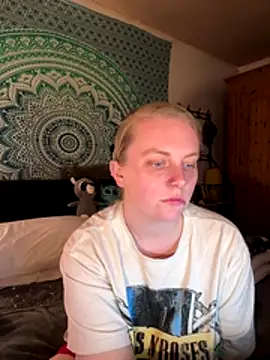 Snapshot of Vixen_Mistress_Ali chatting on December 18, 8:48 pm Vixen Mistress Ali online show from December 18, 8:48 pm