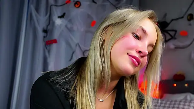 Snapshot of AftonConnett chatting on October 31, 1:06 am AftonConnett online show from October 31, 1:06 am