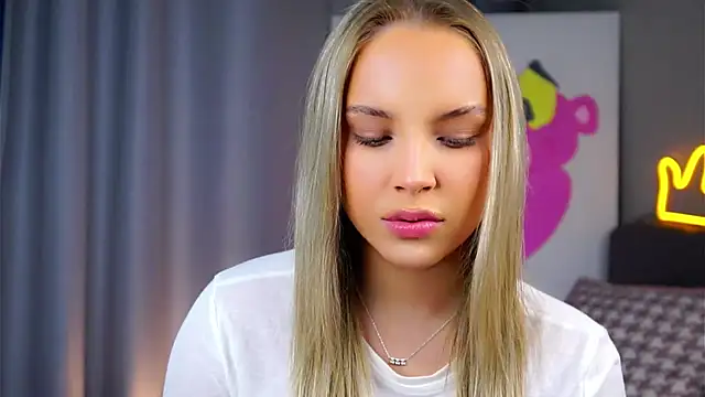 Snapshot of AftonConnett chatting on November 4, 1:05 am AftonConnett online show from November 4, 1:05 am