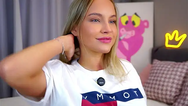 Snapshot of AftonConnett chatting on November 19, 2:11 am AftonConnett online show from November 19, 2:11 am