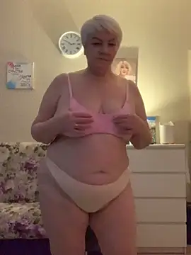 Laura Millf online show from January 30, 2:36 pm