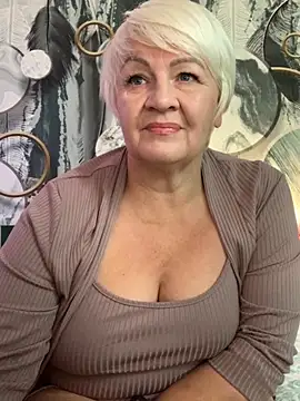 Laura Millf online show from September 16, 6:47 am