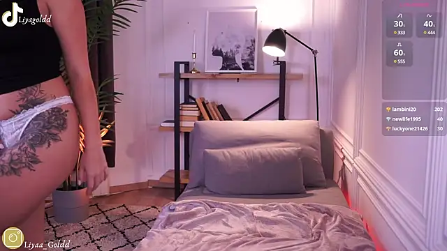 Snapshot of Liya_Gold_ chatting on December 4, 8:40 pm Liya Gold  online show from December 4, 8:40 pm