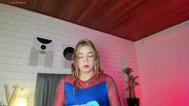 Lizzie-Evans online show from July 23, 12:03 pm