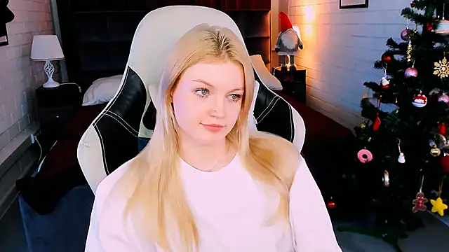 Snapshot of GraceGlamour chatting on January 5, 11:37 am GraceGlamour online show from January 5, 11:37 am