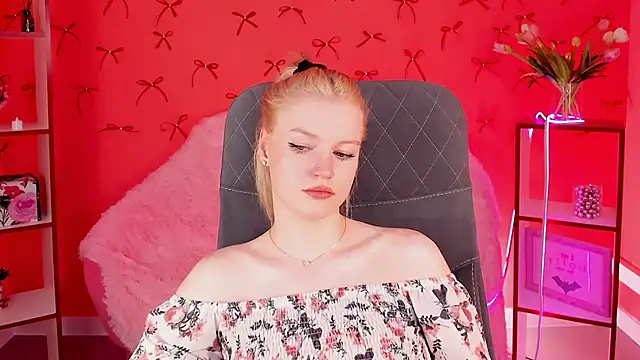 Snapshot of GraceGlamour chatting on January 22, 11:34 am GraceGlamour online show from January 22, 11:34 am