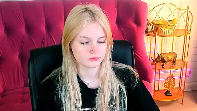 Snapshot of GraceGlamour chatting on January 31, 8:32 am GraceGlamour online show from January 31, 8:32 am