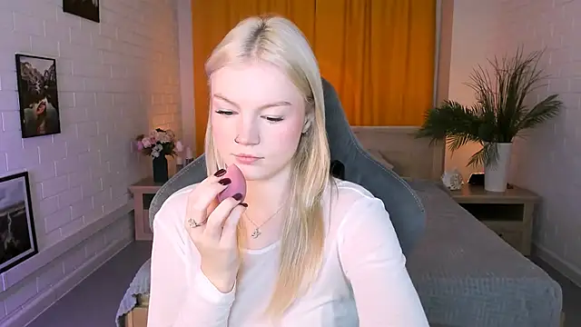 Snapshot of GraceGlamour chatting on October 10, 5:06 am GraceGlamour online show from October 10, 5:06 am