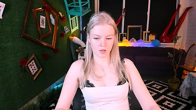 Snapshot of GraceGlamour chatting on October 16, 5:08 am GraceGlamour online show from October 16, 5:08 am