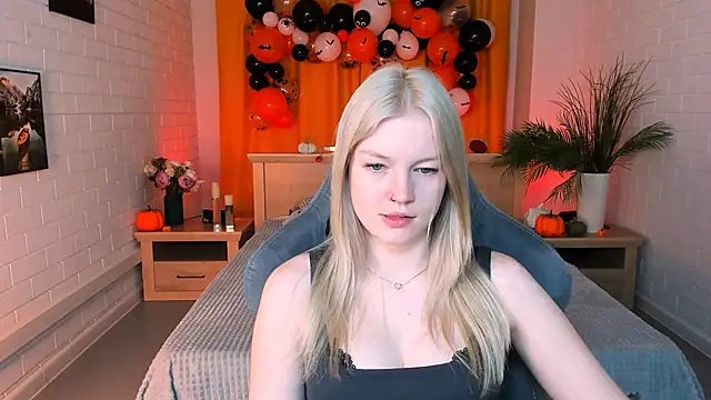 Snapshot of GraceGlamour chatting on October 21, 5:08 am GraceGlamour online show from October 21, 5:08 am