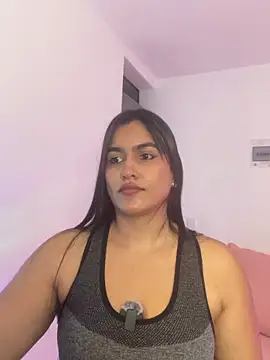 Snapshot of isabella_aristi03 chatting on May 10, 4:06 am isabella aristi03 online show from May 10, 4:06 am