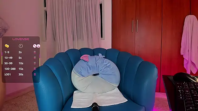 Julie Markk online show from November 13, 9:14 pm