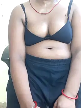 NairaSaxena online show from July 18, 7:17 pm