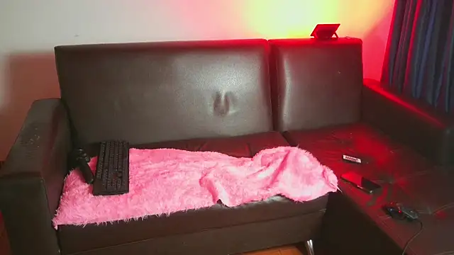 Leonnardo Jaramillo online show from March 13, 1:40 pm