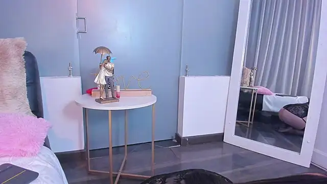 Snapshot of IsabellaAnngel chatting on February 16, 12:30 am IsabellaAnngel online show from February 16, 12:30 am