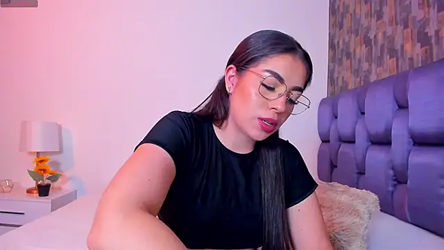 Snapshot of IsabellaAnngel chatting on February 28, 1:37 am IsabellaAnngel online show from February 28, 1:37 am