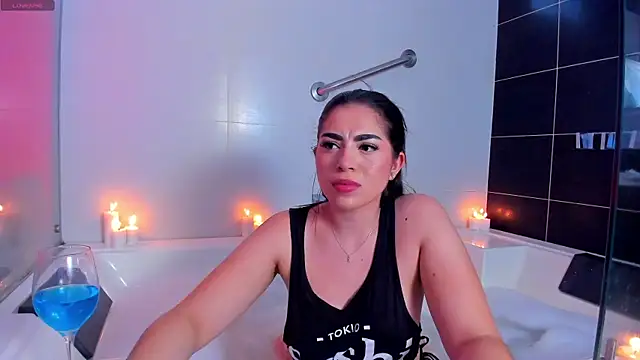 Snapshot of IsabellaAnngel chatting on March 1, 10:31 pm IsabellaAnngel online show from March 1, 10:31 pm