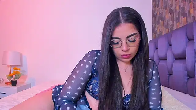 Snapshot of IsabellaAnngel chatting on March 19, 2:27 am IsabellaAnngel online show from March 19, 2:27 am