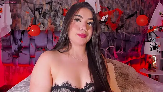 Snapshot of IsabellaAnngel chatting on November 1, 10:56 pm IsabellaAnngel online show from November 1, 10:56 pm