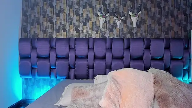 Snapshot of IsabellaAnngel chatting on November 12, 2:23 am IsabellaAnngel online show from November 12, 2:23 am