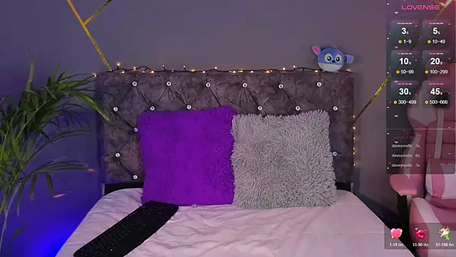 Mia Palacioss online show from April 22, 12:24 am